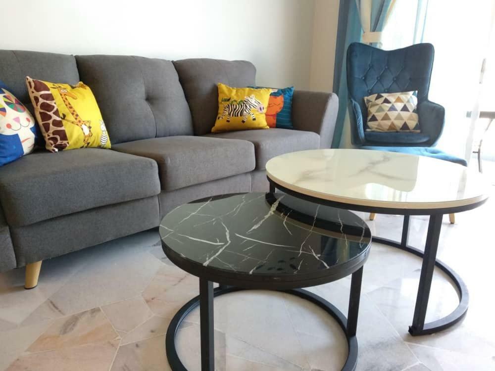 The Whale - Bayview - Pool Open Apartment