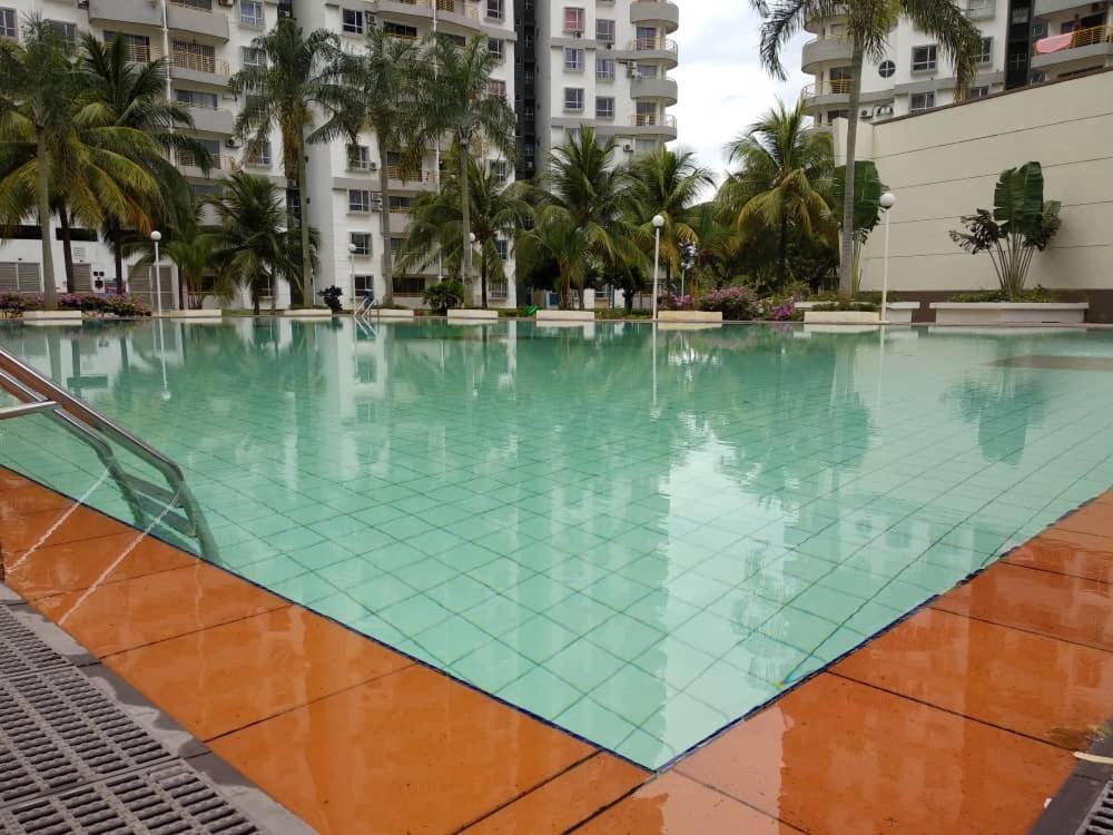 The Whale - Bayview - Pool Open * Port Dickson